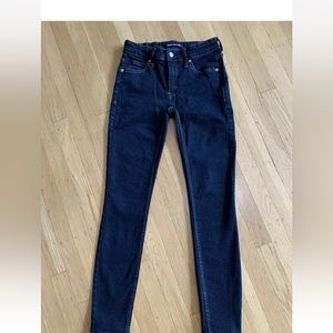 EUC Calvin Klein Mid-Rise Skinny Dark Blue Wash Jeans Size 27x30